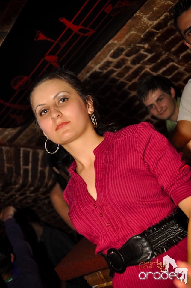 Miercuri seara în Club Escape, 