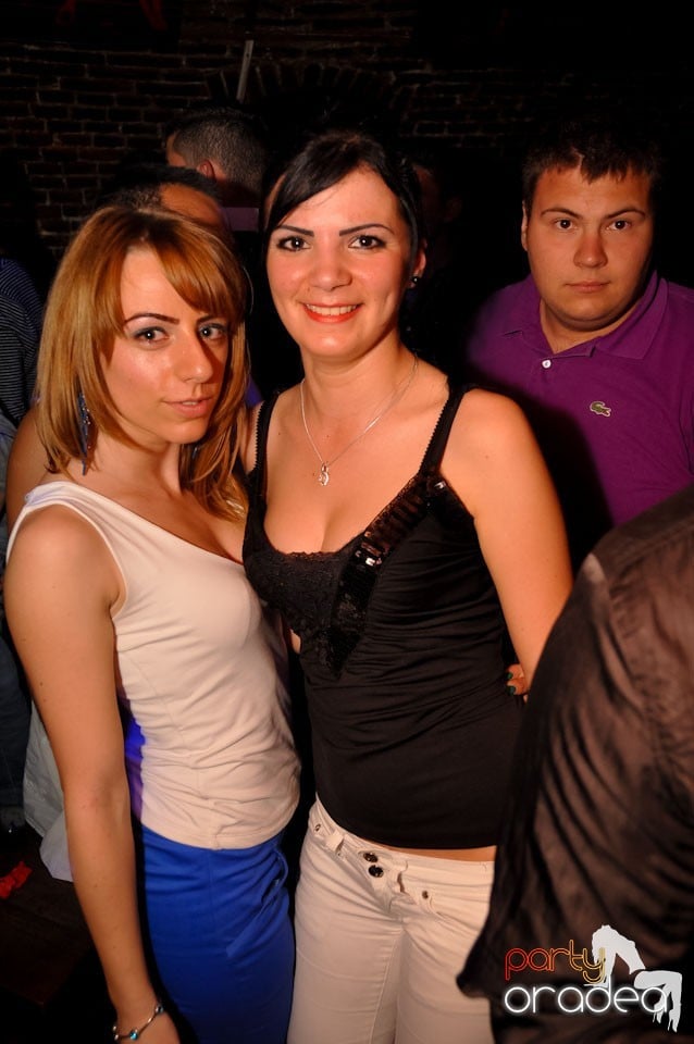 Miercuri seara în Club Escape, 