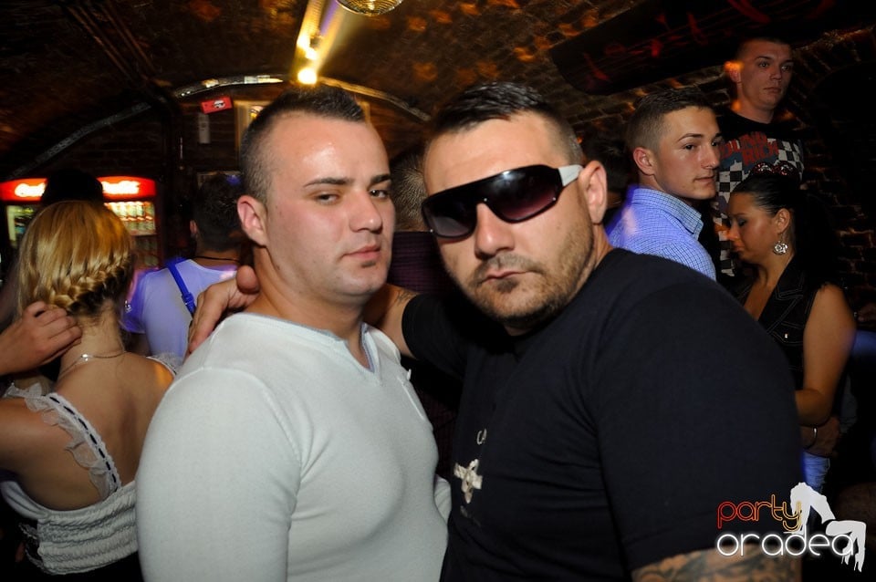 Miercuri seara în Club Escape, 