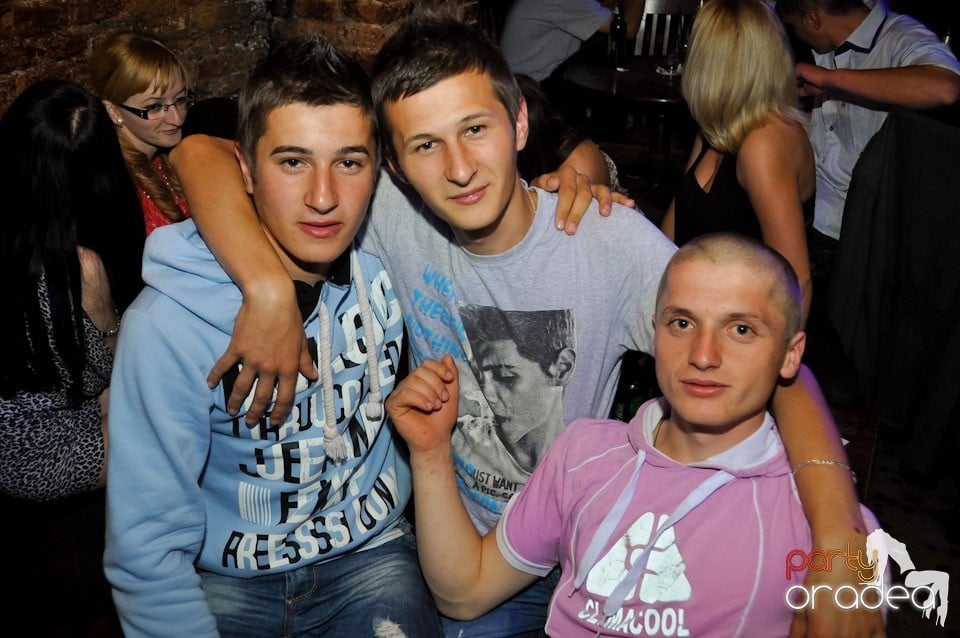 Miercuri seara în Club Escape, 