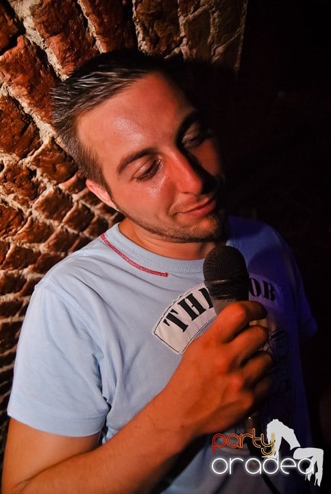 Miercuri seara în Club Escape, 