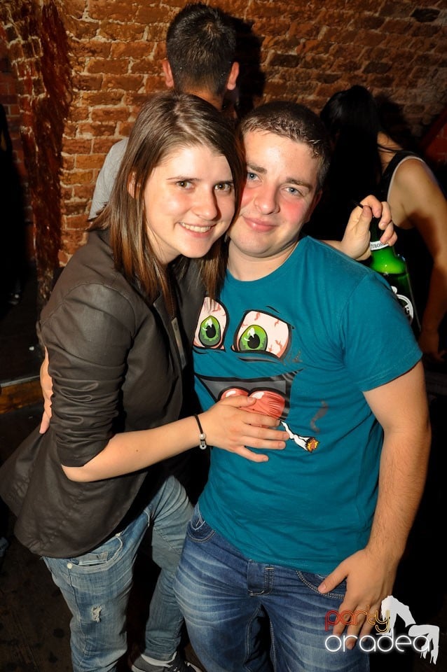 Miercuri seara în Club Escape, 