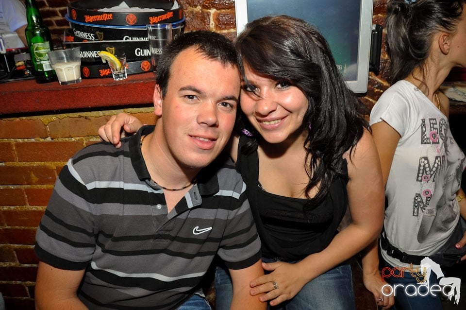 Miercuri seara în Club Escape, 