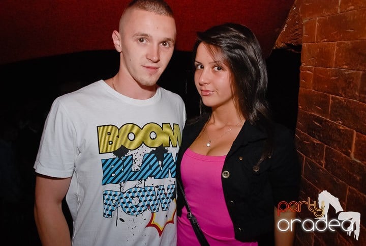 Miercuri seara în Club Escape, 