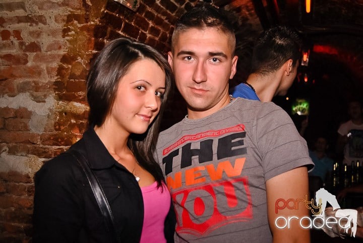 Miercuri seara în Club Escape, 