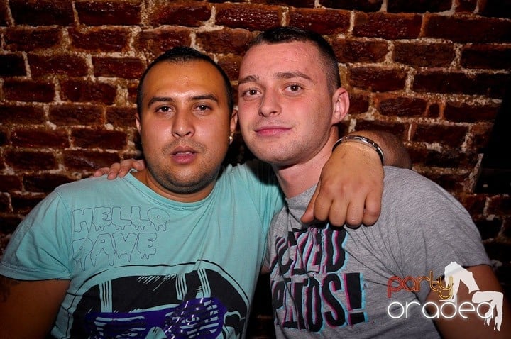 Miercuri seara în Escape, 