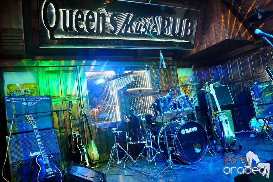 Mike Godoroja & Blue Spirit în Queen's, Queen's Music Pub