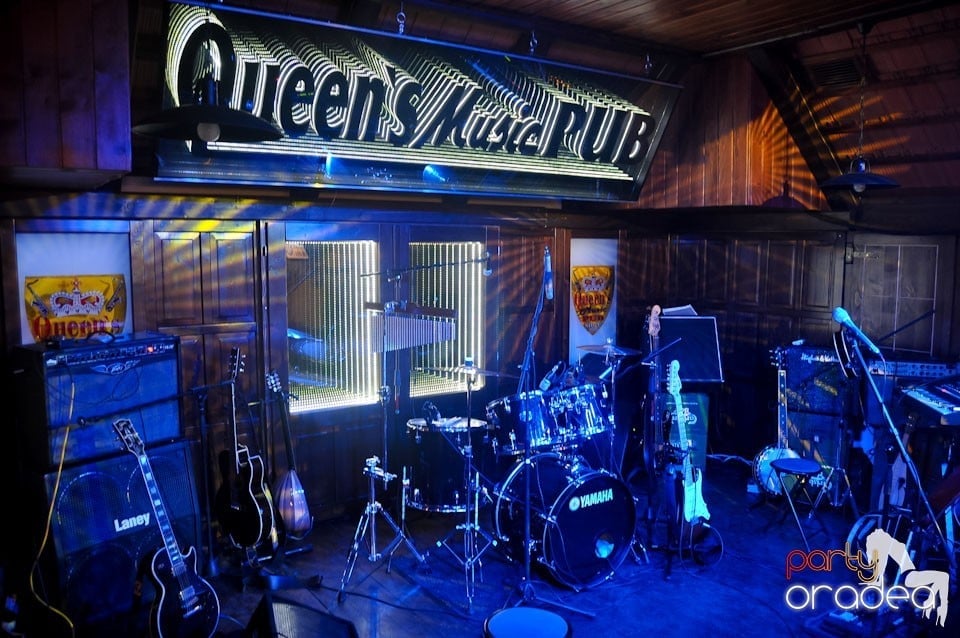 Mike Godoroja & Blue Spirit în Queen's, Queen's Music Pub