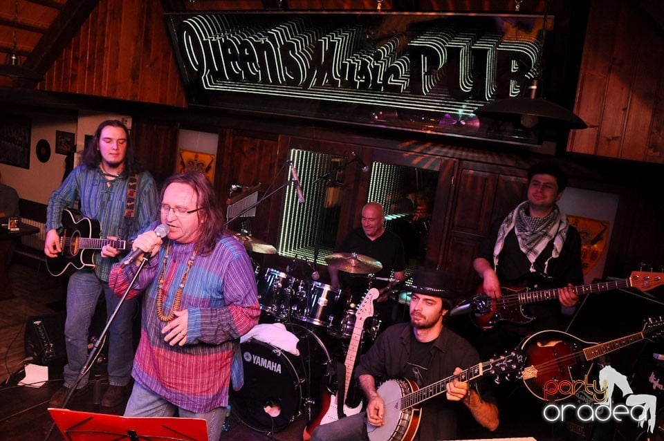 Mike Godoroja & Blue Spirit în Queen's, Queen's Music Pub