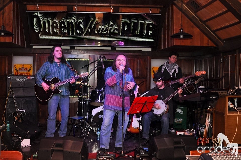 Mike Godoroja & Blue Spirit în Queen's, Queen's Music Pub