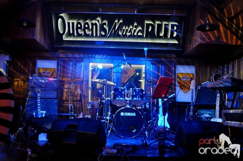 Mike Godoroja & Blue Spirit în Queen's, Queen's Music Pub