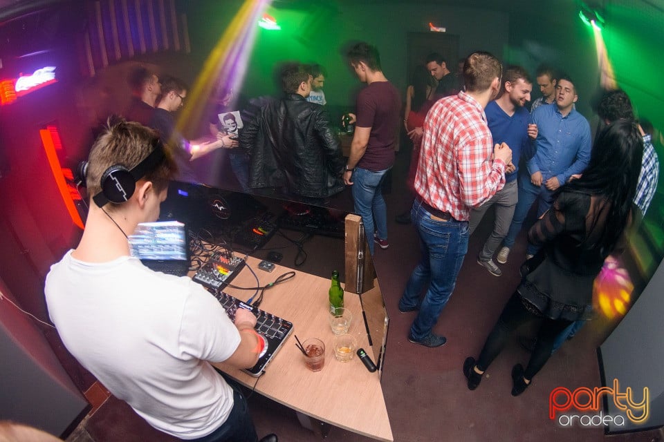 Mike Husher - House Vibes,