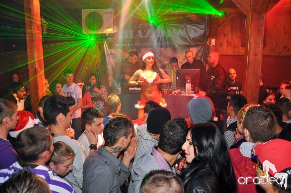 Mikulás Party în Disco Faház,