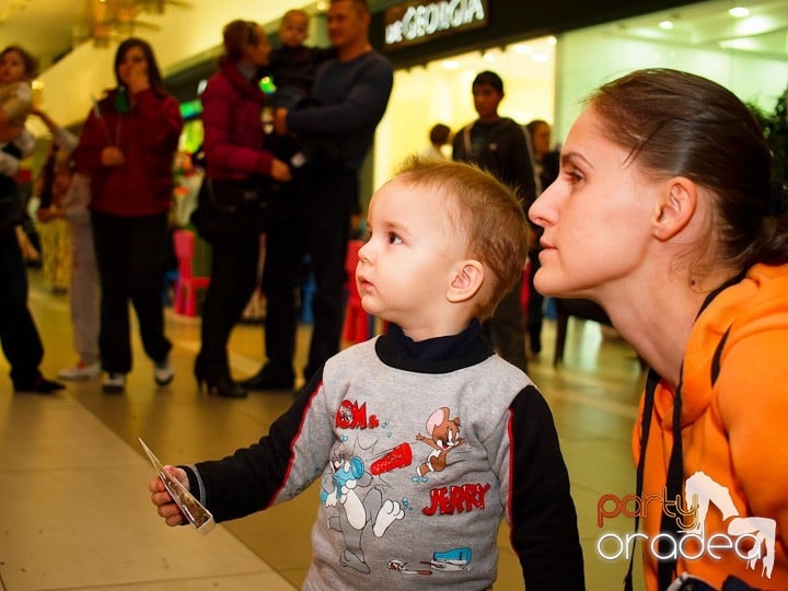 Moş Nicolae în Lotus Center, Lotus Center