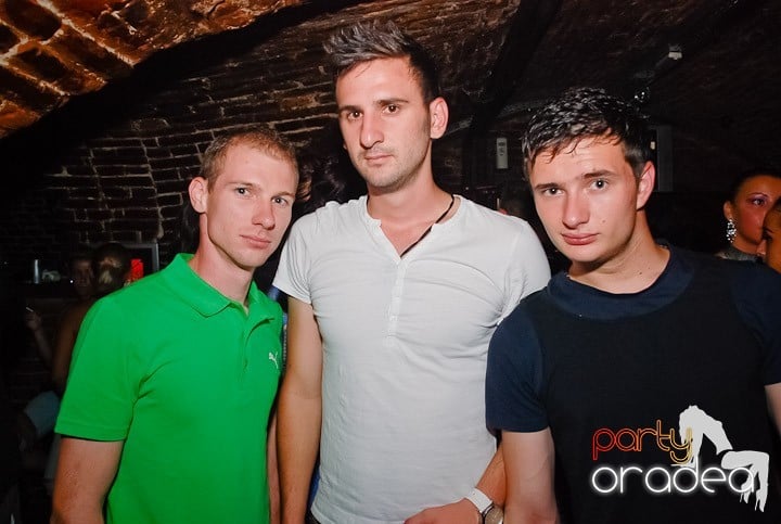 Multă adrenalină în Club Escape, 