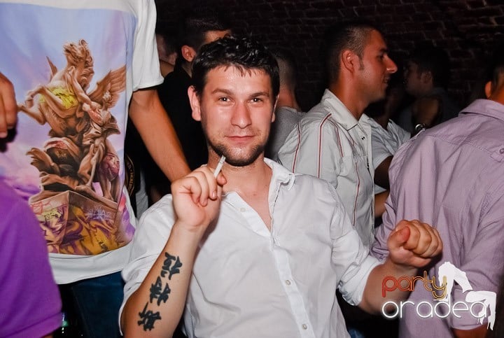 Multă adrenalină în Club Escape, 