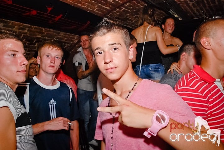 Multă adrenalină în Club Escape, 