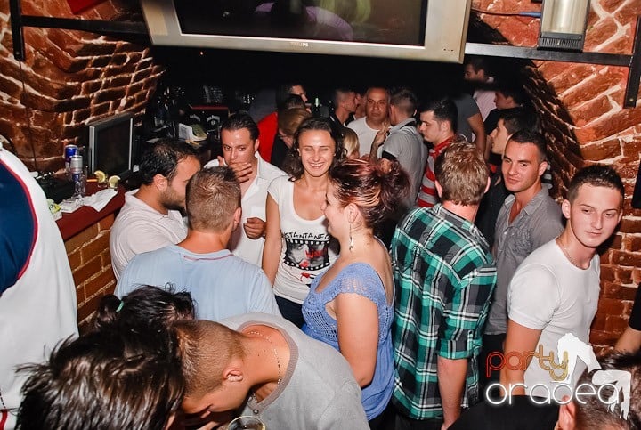 Multă adrenalină în Club Escape, 