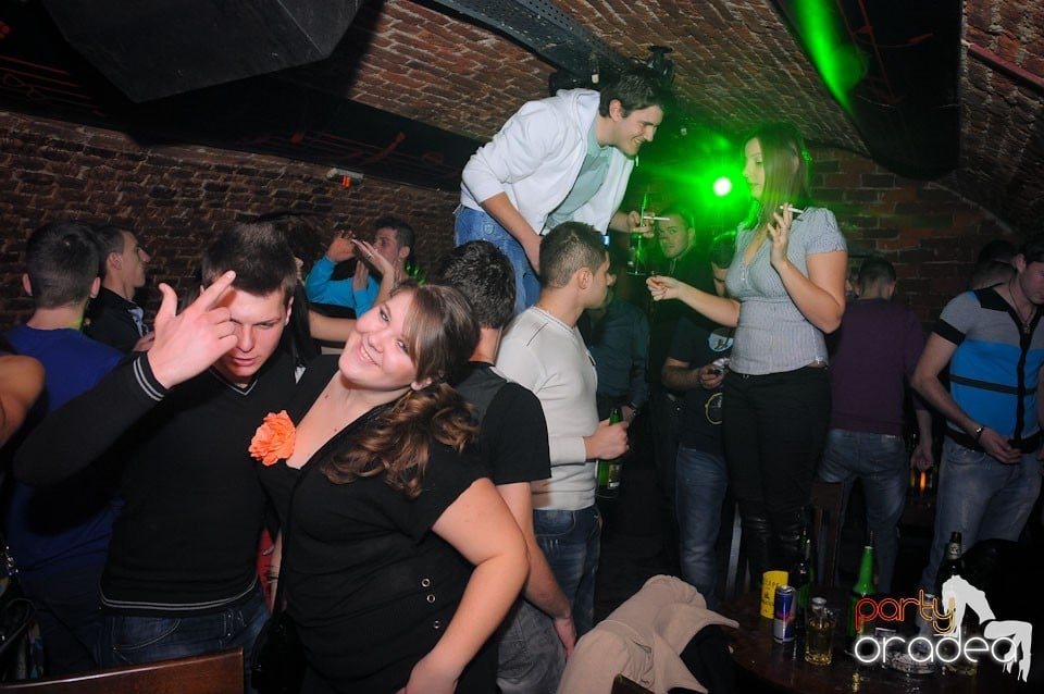 Muzică bună şi distracţie maximă în Escape, 