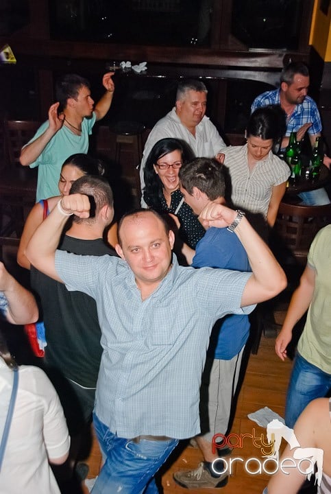 Muzică de petrecere şi voie bună în Lord's, Lord's Pub