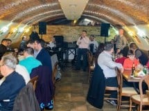 Muzică live alături de Trupa West