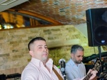 Muzică live alături de Trupa West