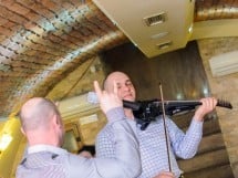 Muzică live alături de Trupa West