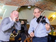 Muzică live alături de Trupa West