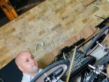 Muzică live alături de Trupa West