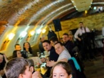 Muzică live alături de Trupa West