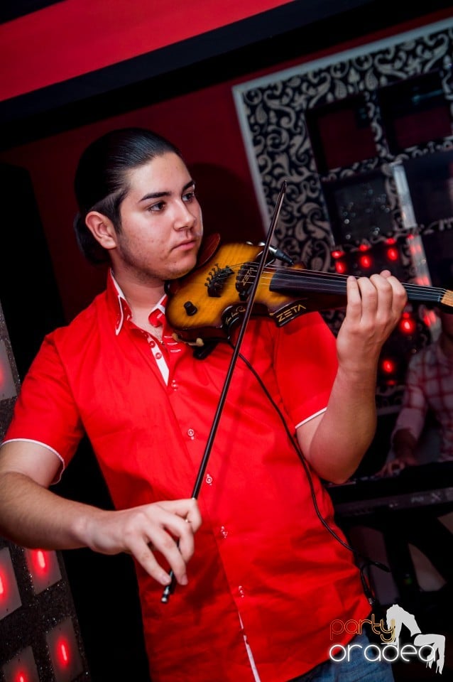 Muzica live Alex de la Oradea, 