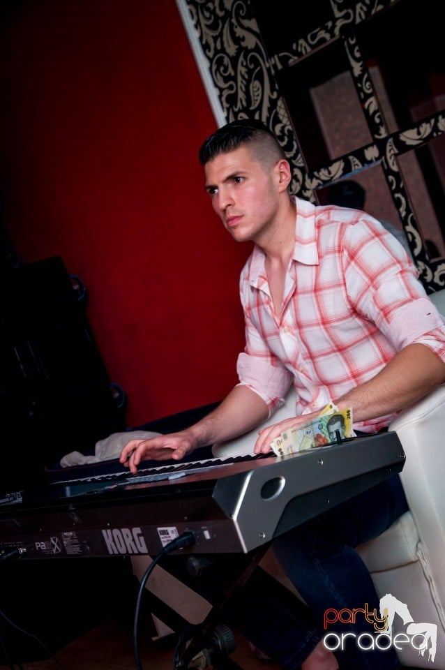 Muzica live Alex de la Oradea, 
