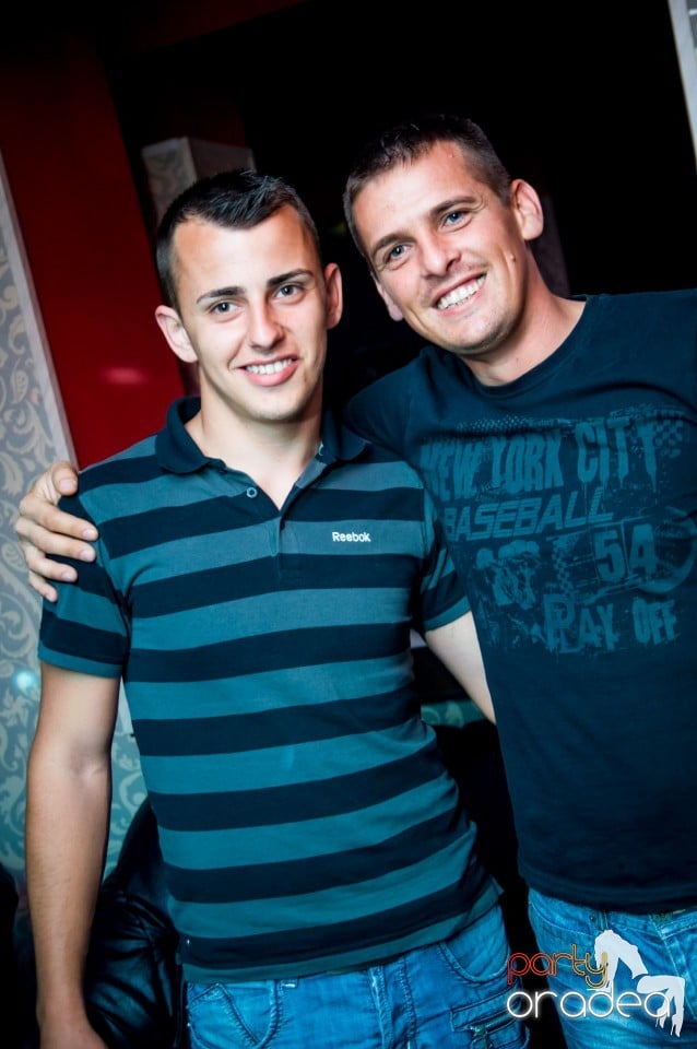 Muzica live Alex de la Oradea, 