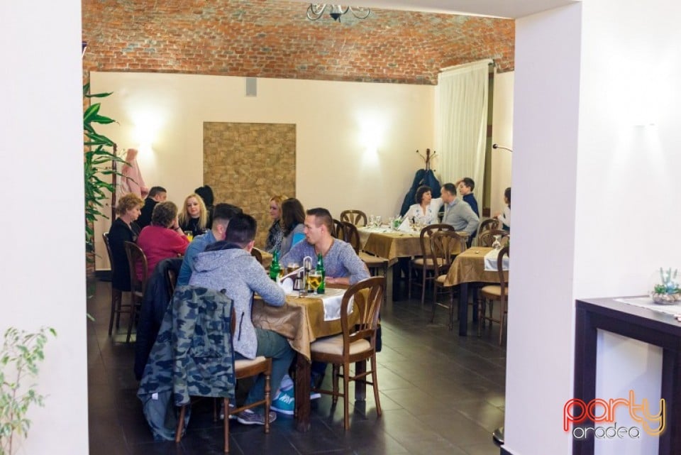 Muzică live în Restaurant Emporium, Restaurant Emporium