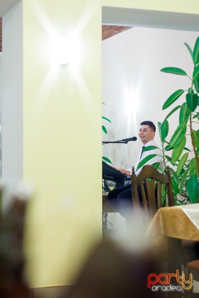 Muzică live în Restaurant Emporium, Restaurant Emporium