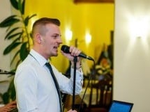 Muzică live în Restaurant Emporium