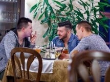 Muzică live în Restaurant Emporium