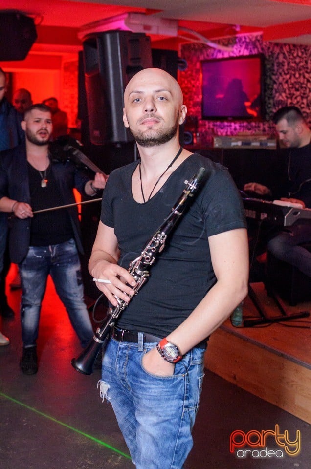 Muzică live la Club Life, 