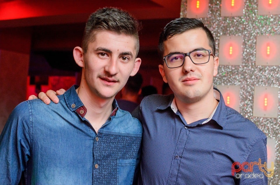 Muzică live la Club Life, 