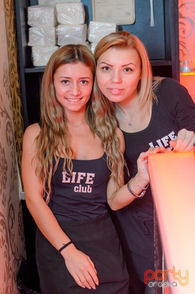 Muzică live la Club Life, 