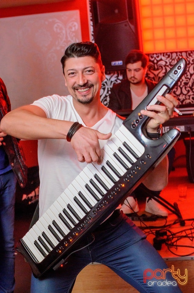 Muzică live la Club Life, 