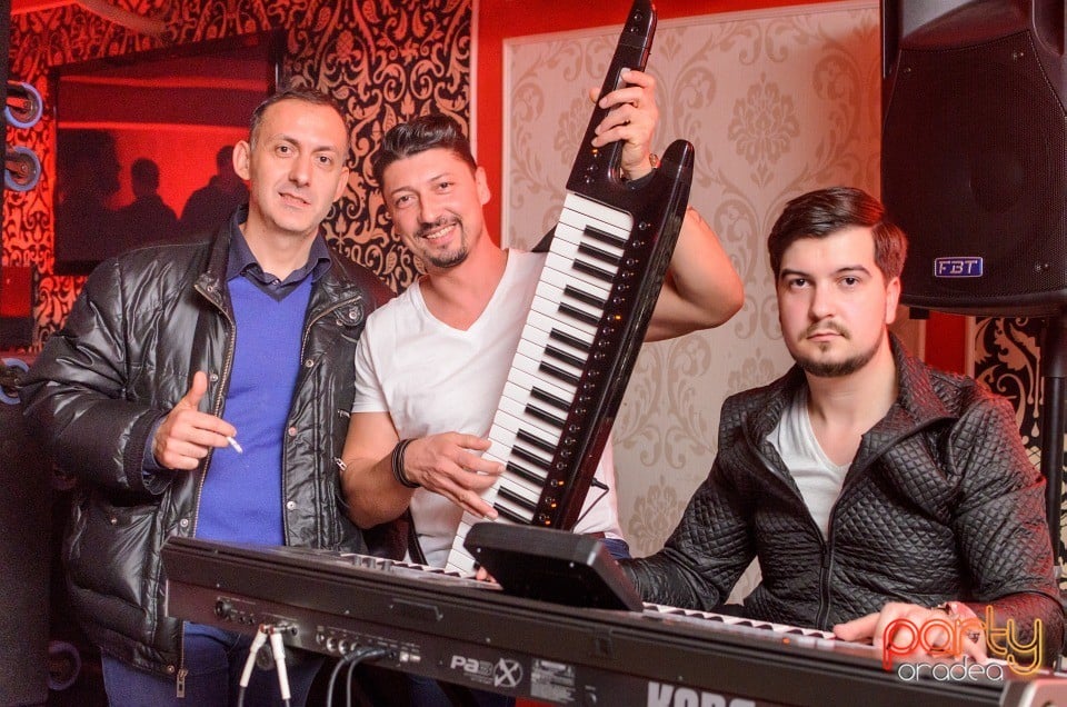 Muzică live la Club Life, 