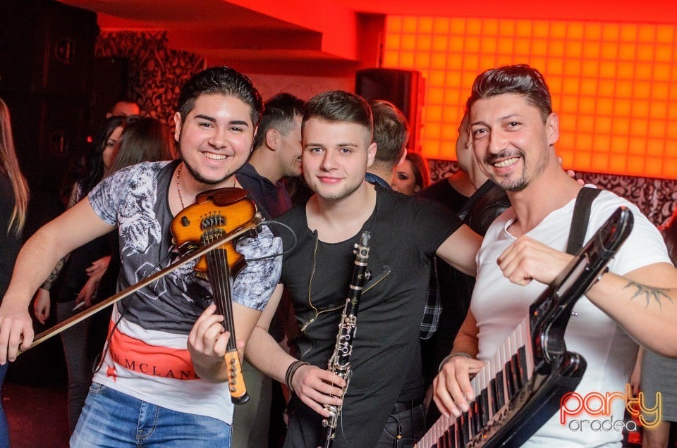 Muzică live la Club Life, 
