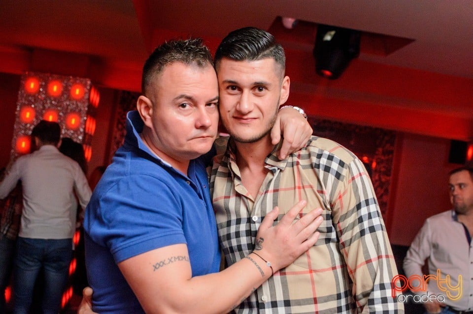 Muzică live la Club Life, 