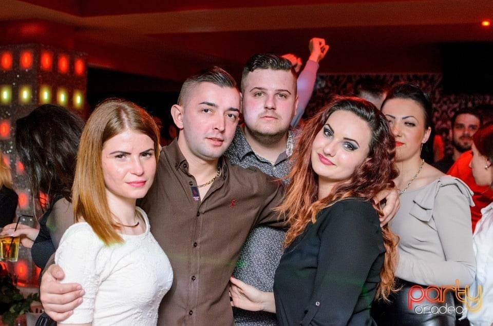Muzică live la Club Life,