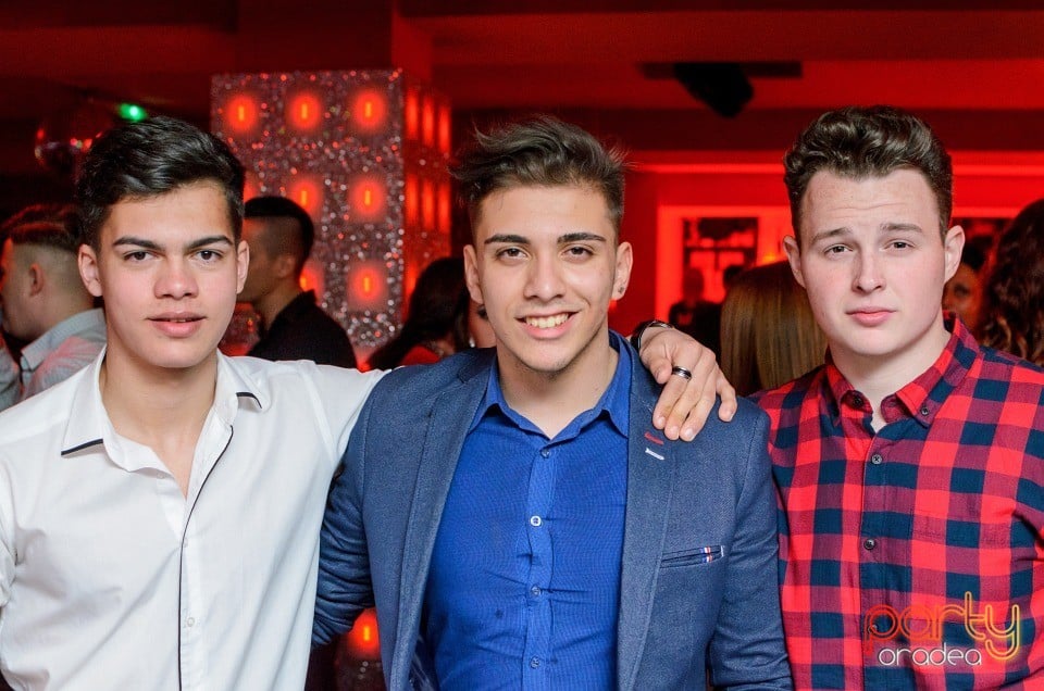 Muzică live la Club Life,