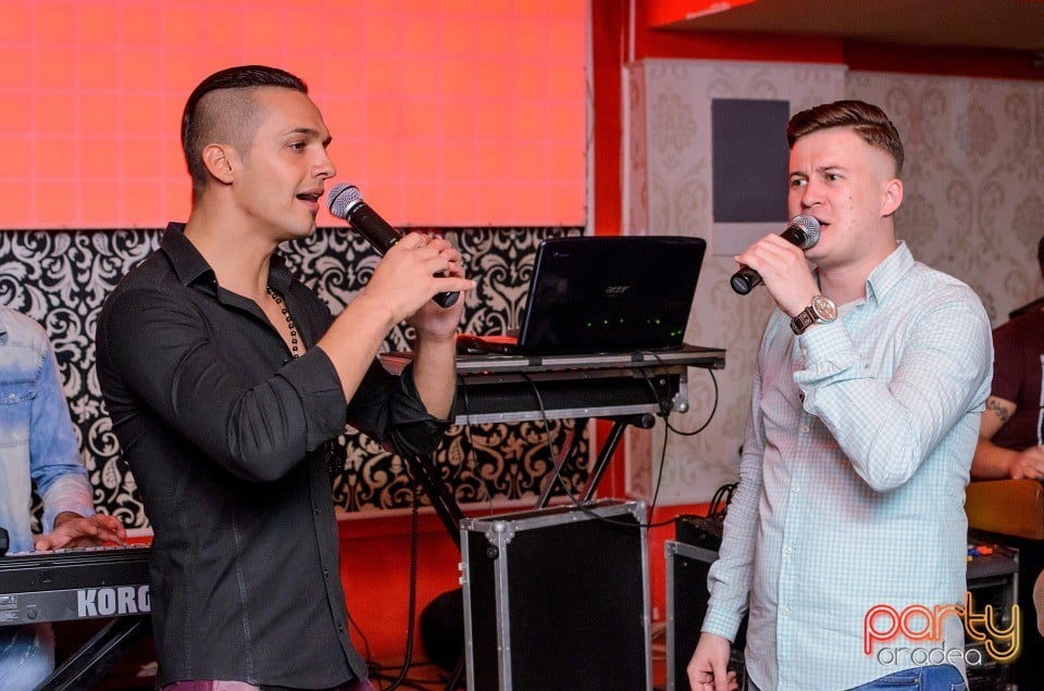 Muzică live la Club Life,