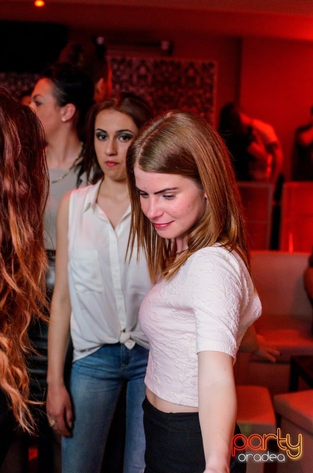 Muzică live la Club Life,