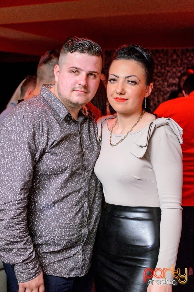 Muzică live la Club Life,