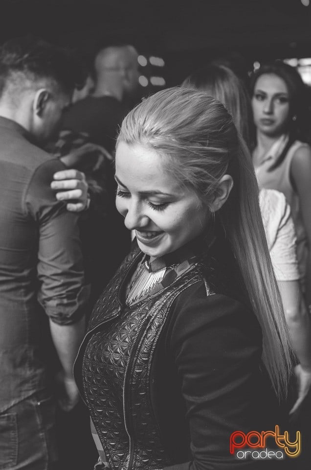 Muzică live la Club Life,